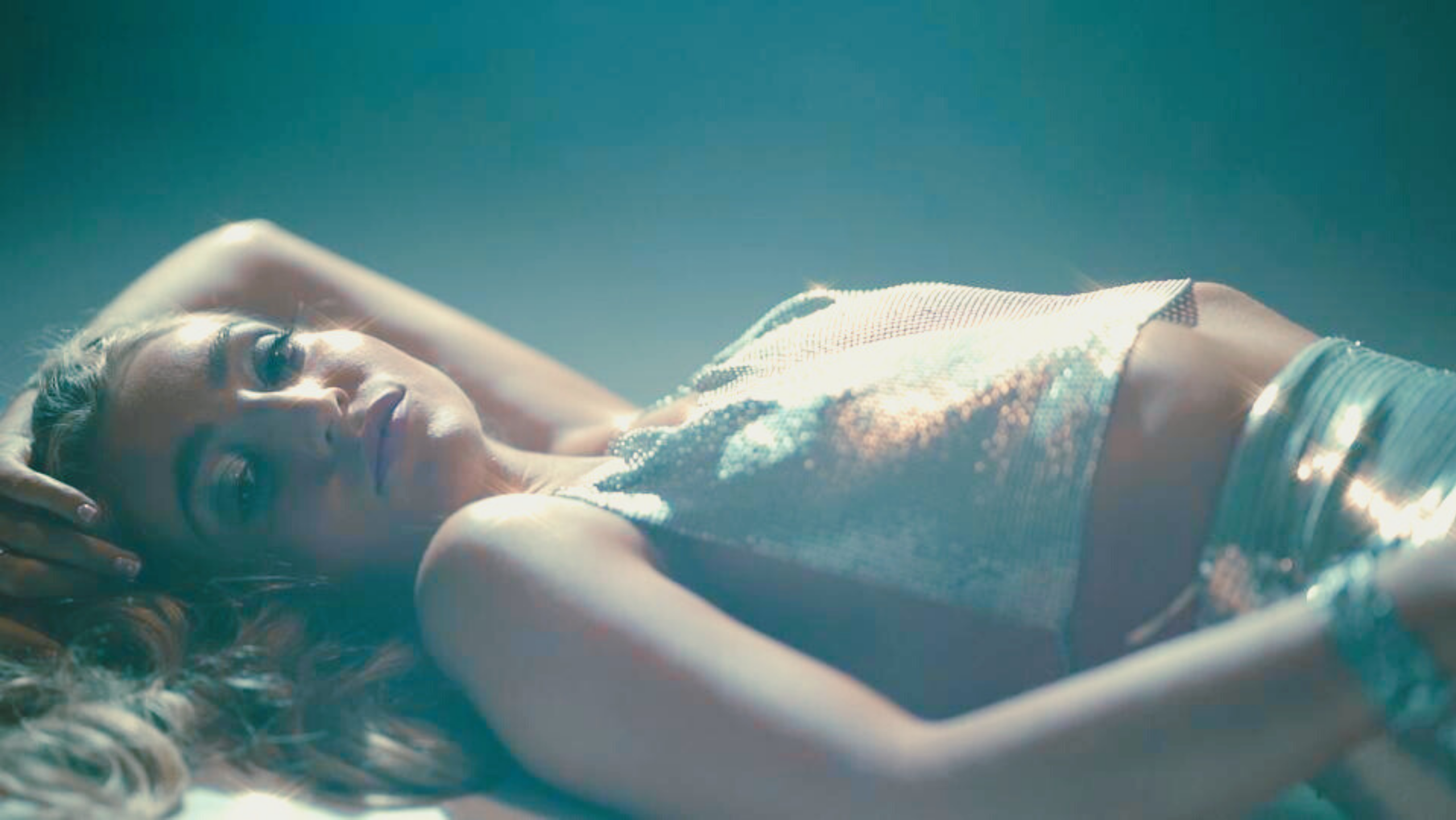 Global Hits on The Playlist: Desray Summer smooth vocals and funky pop rhythms